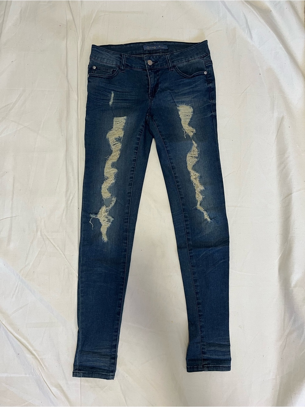 Dark Blue Celebrity Pink distressed Skinny Jeans - Women. Size 5